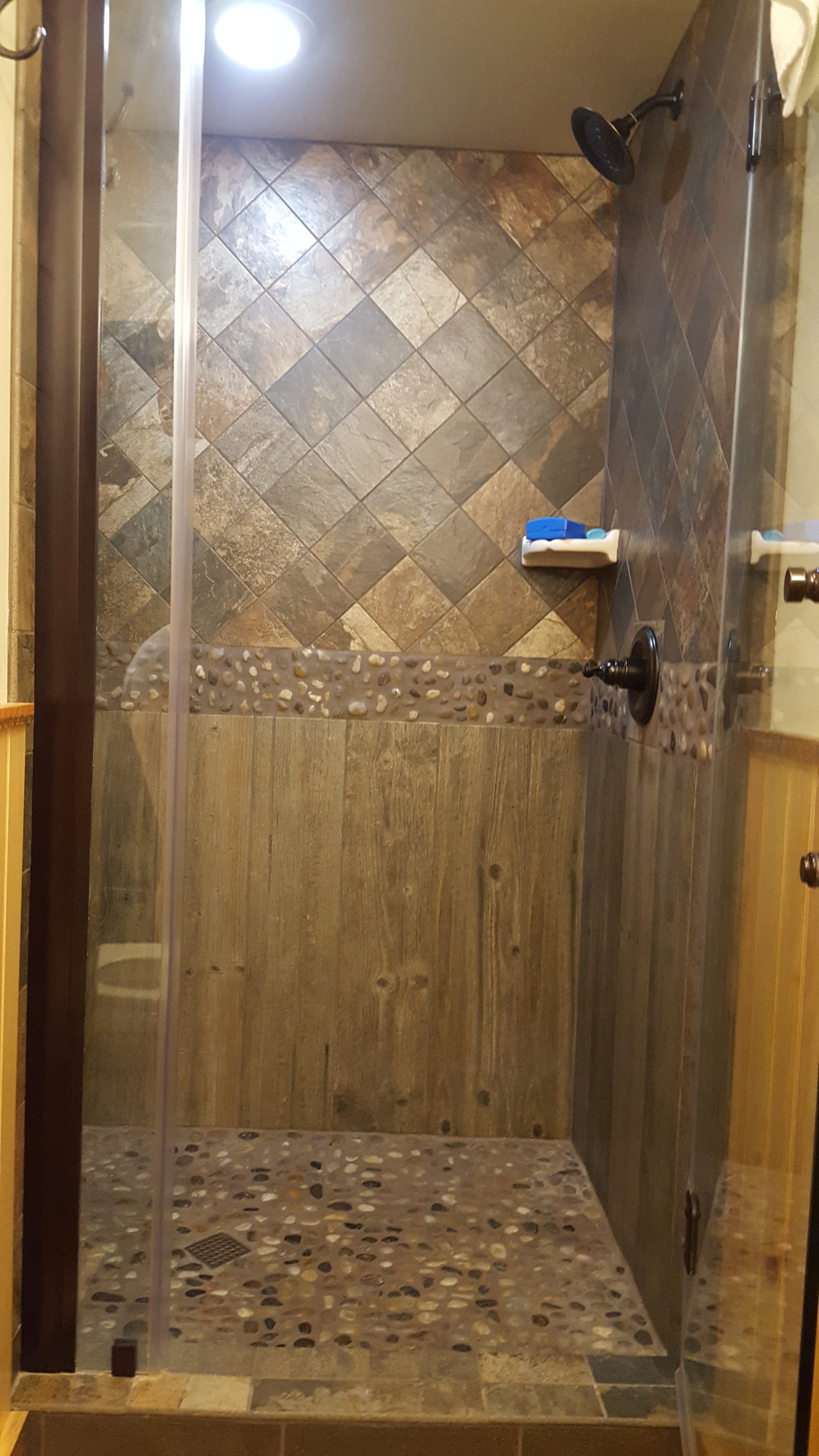 Room 7's shower at the Irondequoit Inn
