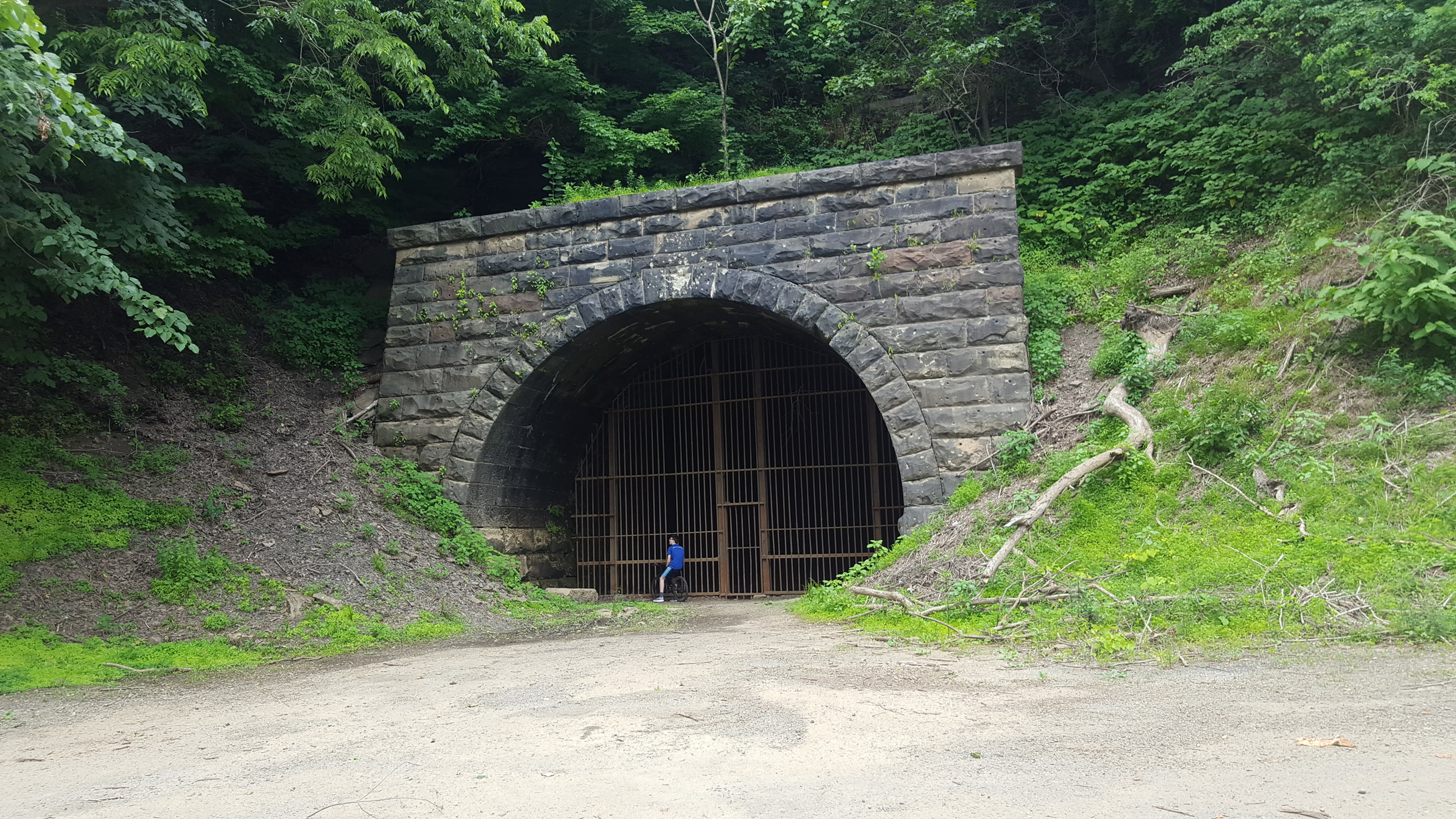 East entrance to the 1907 Bow Tunnel